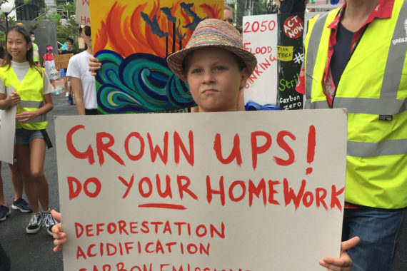 Climate strike Thailand เดินขบวนเรียกร้องและเสนอให้รัฐบาลประกาศภาวะฉุกเฉินด้านสภาพภูมิอากาศ