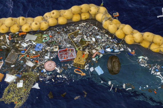 อุปกรณ์เก็บ ขยะพลาสติก ในมหาสมุทรทำงานสำเร็จเป็นครั้งแรก