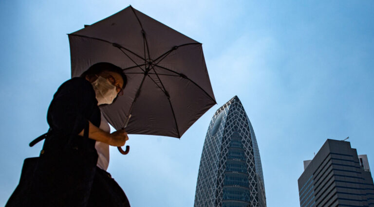 รัฐบาลญี่ปุ่นขอความร่วมมือประชาชน 'ประหยัดไฟฟ้า' ท่ามกลางอุณหภูมิที่สูงเป็นประวัติการณ์