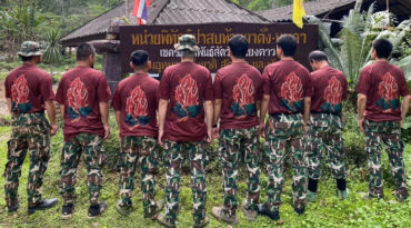 ส่งมอบเสื้อ “คนสู้ไฟ” กับแคมเปญพิเศษ เพื่อผู้พิทักษ์ป่า