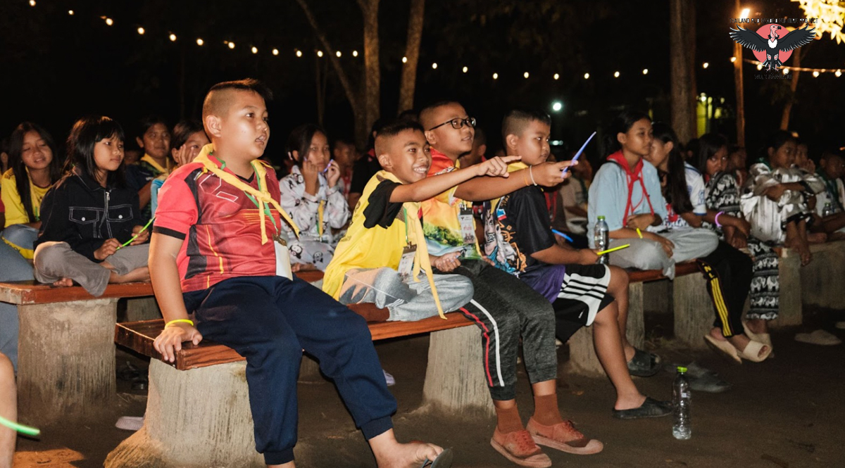 ค่ายเยาวชน “พญาแร้งคืนถิ่น” (เมื่อเด็กๆ กลับไปเรียนรู้ในป่า กับเรื่องราวพญาแร้งแห่งป่าห้วยขาแข้ง)